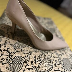 Comfort Plus by Predictions Tan Heels Pointed Toe